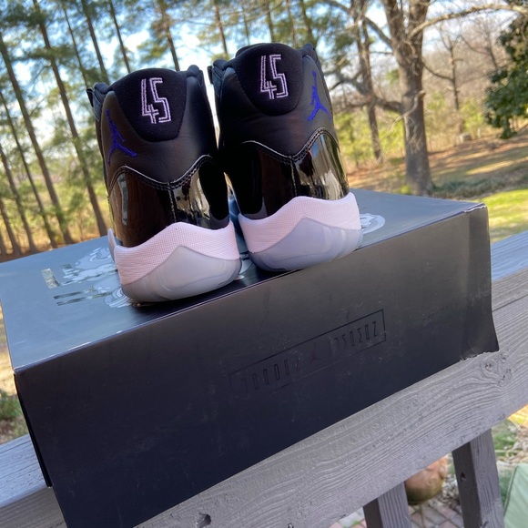 Jordan 11 space jams - Picture 3 of 3